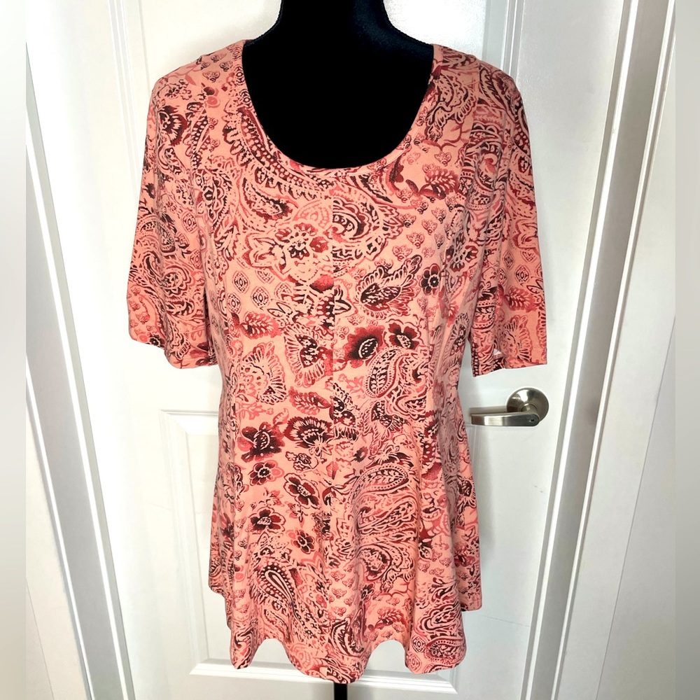 DENIM & Co. | Peach Floral Fit & Flare Paisley Top - Size Medium